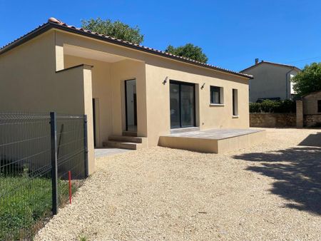 Location Maison 4 pièces 70m² ST AMBROIX 30500 - Photo 2