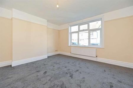 Burnham Avenue, Bognor Regis, PO21 - Photo 2