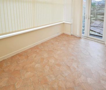 2 bedroom semi-detached house to rent - Photo 6