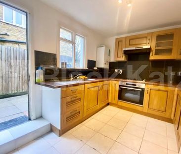 Larger than average ground floor Georgian Conversion - Photo 5