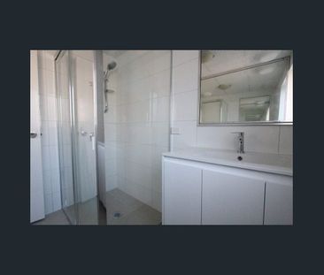Spacious Unit - Photo 5