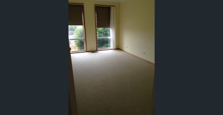 8 Hakea Court, Churchill, Vic 3842 - Photo 2