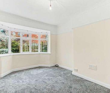 Claremont Road, Sale, Cheshire, M33 - Photo 2