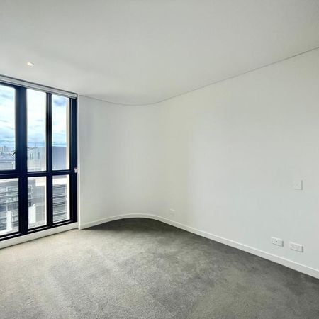 Luxury North Facing Three Bedroom with Two Car Space at Waterfall for Rent - Photo 4