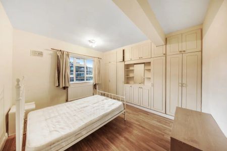 4 bedroom maisonette in Kentish Town - Photo 2