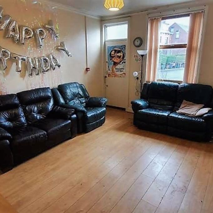 5 bedroom House in Brudenell View, Leeds - Photo 2