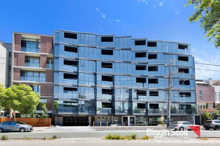 IMMACULATE 2 BEDROOM APARTMENT! - Photo 3