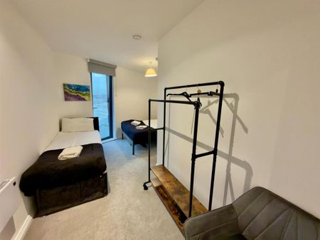3 bedroom apartment to rent - Photo 5