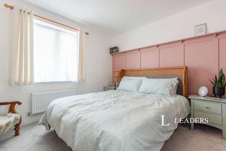 Chapman Way, Hitchin, SG4 - Photo 2