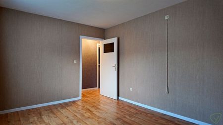 Rustig gelegen vrijstaande gezinswoning met ruime tuin in Eeklo! - Foto 4