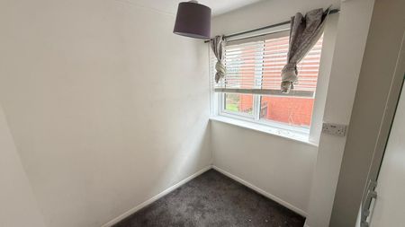 Fullerton Crescent, Rotherham, Thrybergh - Photo 5