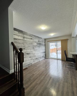 For Lease - 21 Robinson Street, Barrie, Ontario - Photo 1