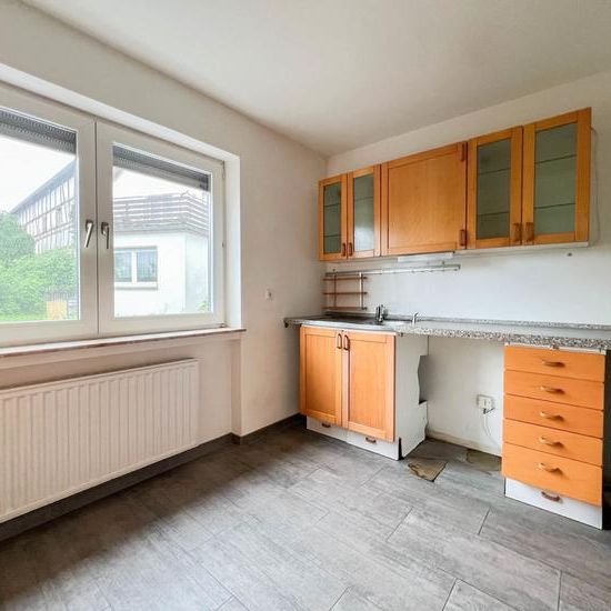 Drei-Zimmer-Wohnung - Erdgeschoss - zentral in Amöneburg - Foto 1