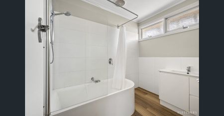 UPDATE FAMILY HOME - WENDOUREE - Photo 5