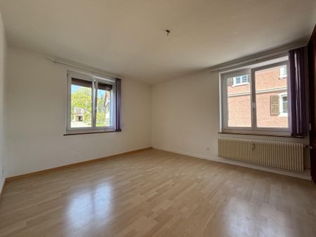 Beautiful 4-room apartment in the heart of Tavannes - Photo 4