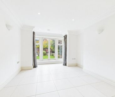 5 bedroom detached house to rent - Photo 2