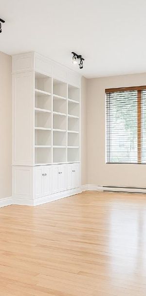 Ahuntsic | Luxueux 3 chambres + Bureau | 1800 pi² sur 2 étages | Cabanon, Cour et Boisé | Air Climatisé - Photo 1