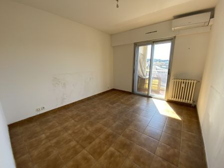 Location Appartement 3 pièces 89m² TOULON 83000 - Photo 3