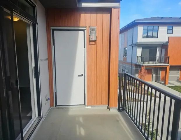 3 Bedroom cozy Townhome for Rent | 1102 - 400 Belmont Street Southwest, Calgary - Photo 1