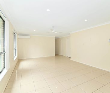 A SIGNATURE LIFESTYLE - LEVEL, LOW MAINTENANCE LIVING! - Photo 5