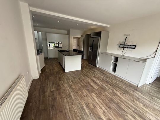 4 bedroom semi-detached house to rent - Photo 1