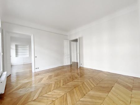 Rental Apartment Paris 8th - Photo 3