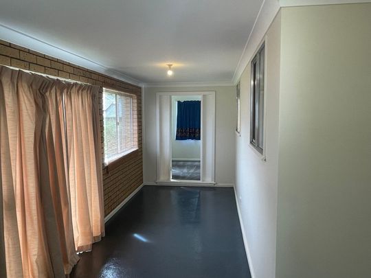 TIDY NORTH-CENTRAL 3 BEDROOM + STUDY HOME - Photo 1