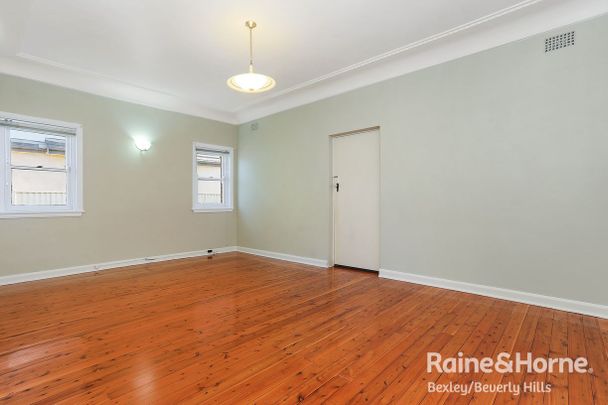 2/8 Glenwall Street, Kingsgrove, NSW 2208 - Photo 1