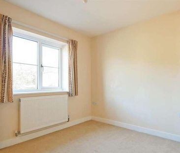 Fraser Row, Fishbourne, PO18 - Photo 2