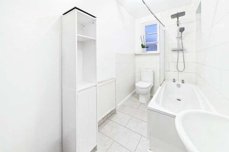 Easthampstead Road, Wokingham, Berkshire, RG40 - Photo 3