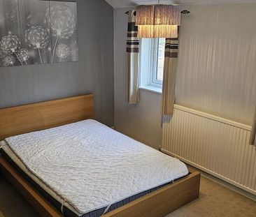 2 bedroom semi-detached house to rent - Photo 2
