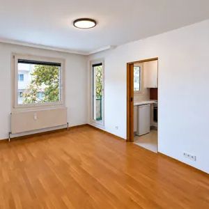 Helle 1-Zimmer-Wohnung mit Loggia & separater Küche - provisionsfrei - Foto 1