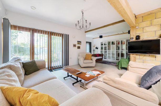 4 bedroom detached house to rent - Photo 1