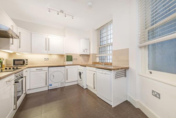 4 bedroom flat to rent - Photo 1