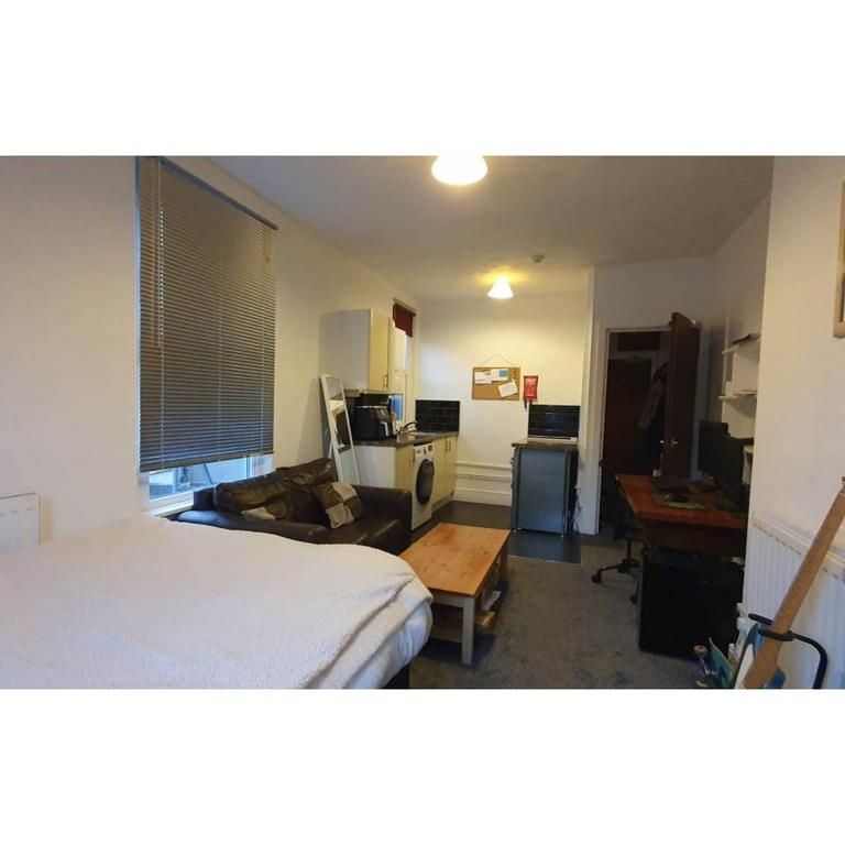 1 bedroom flat to rent - Photo 1