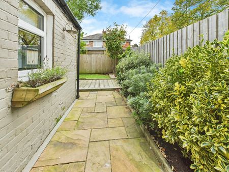 Terraced House to rent on - Photo 2