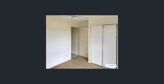 Beautiful FOUR bedroom home in lovely estate! - Photo 1