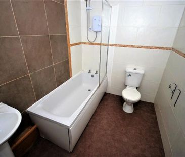 6 bedroom flat to rent - Photo 1