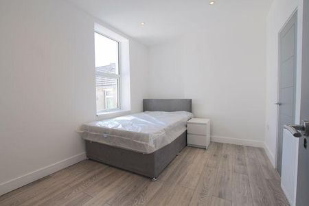 3 bedroom apartment to rent - Photo 5