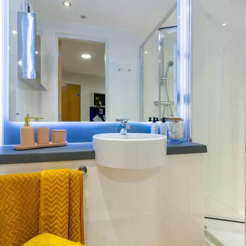 Platinum Studio - Photo 1