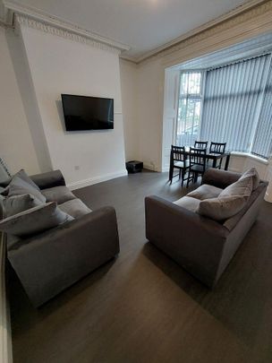 1 bedroom in a house share to rent - Photo 1