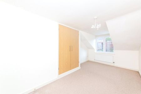 4 bedroom terraced house to rent - Photo 5