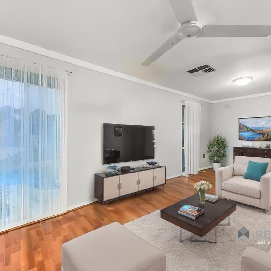 Comfort Meets Outdoor Entertaining - Photo 1