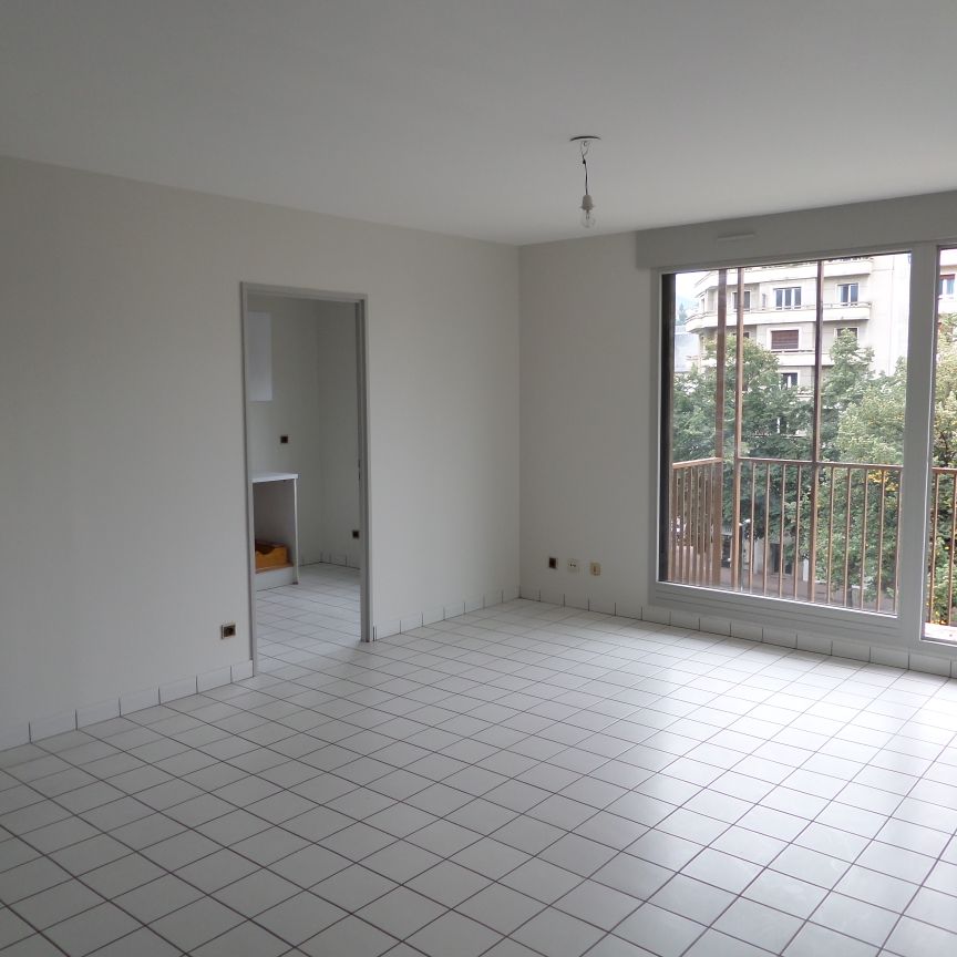 CHAMBERT CENTRE BEAU T2 – REF 289 - Photo 1