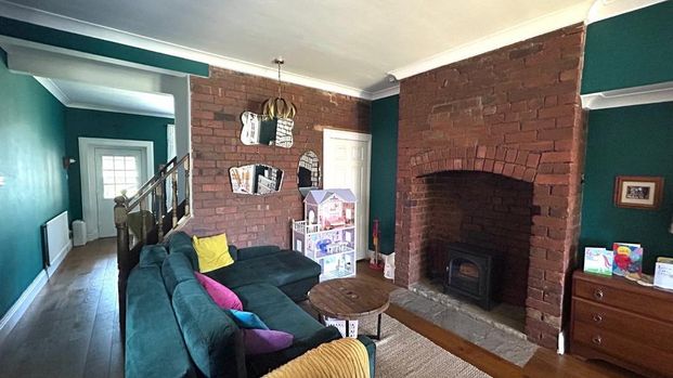 3 bedroom semi-detached house to rent - Photo 1