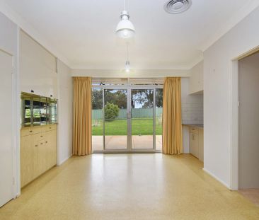 31 Green Lane, Orange. - Photo 3