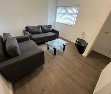 4 bedroom terraced house to rent - Photo 3