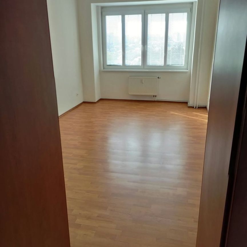 Pronájem bytu 3+kk • 74 m² bez realitkyJihlavská, Praha - Michle - Photo 1