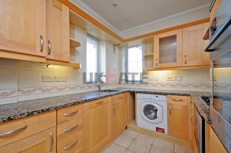 Arun House, Maybate Avenue Room 1 - Photo 4