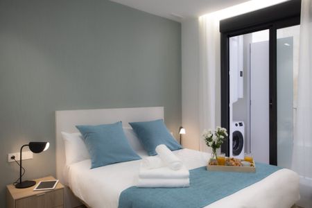 Moderno apartamento de 2 dormitorios en Valencia - Photo 5